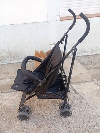 Sillita de paseo bebé negra