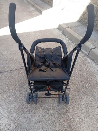 Sillita de paseo bebé negra