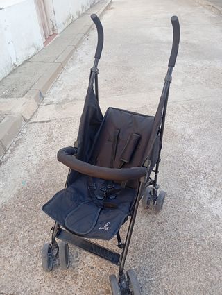 Sillita de paseo bebé negra