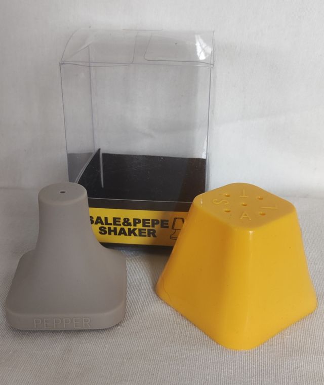 Sale e Pepe Shaker design forma Lampada