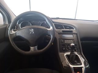 Peugeot 5008 2016