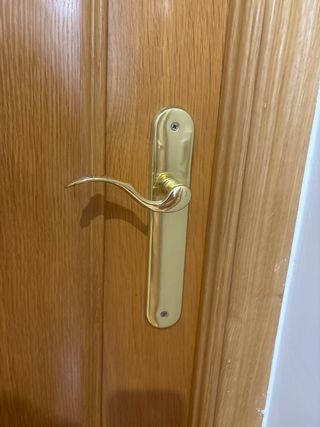  5 puertas de madera maciza