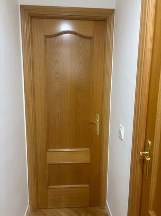  5 puertas de madera maciza