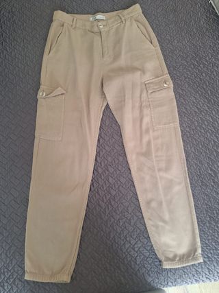 Pantalón cargo beige mujer Zara