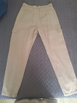 Pantalón cargo beige mujer Zara