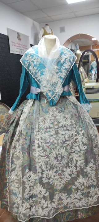 Traje de Fallera Talla 46 falda gris 