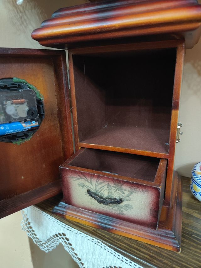 Reloj de mesa antiguo