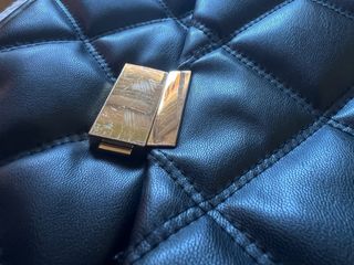 Bolso Negro Acolchado Estilo Chanel