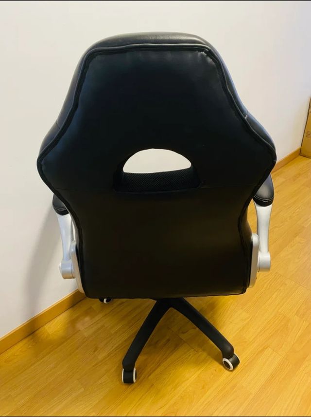 Silla Gaming Negra con Ruedas