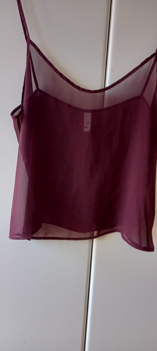 Set 2 pezzi: top bordeaux e maglia pizzo