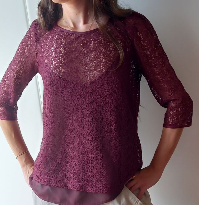Set 2 pezzi: top bordeaux e maglia pizzo