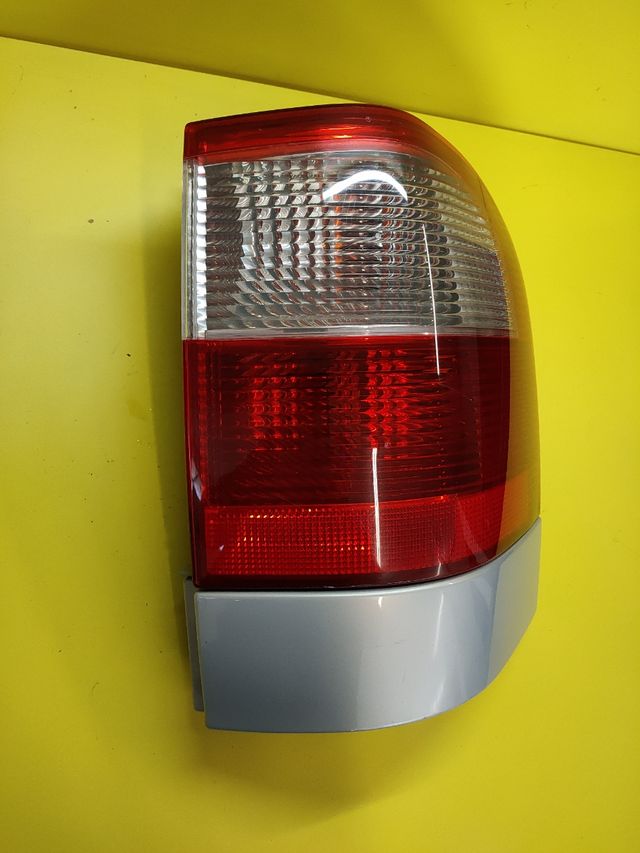 PILOTO TRASERO DERECHO FORD GALAXY