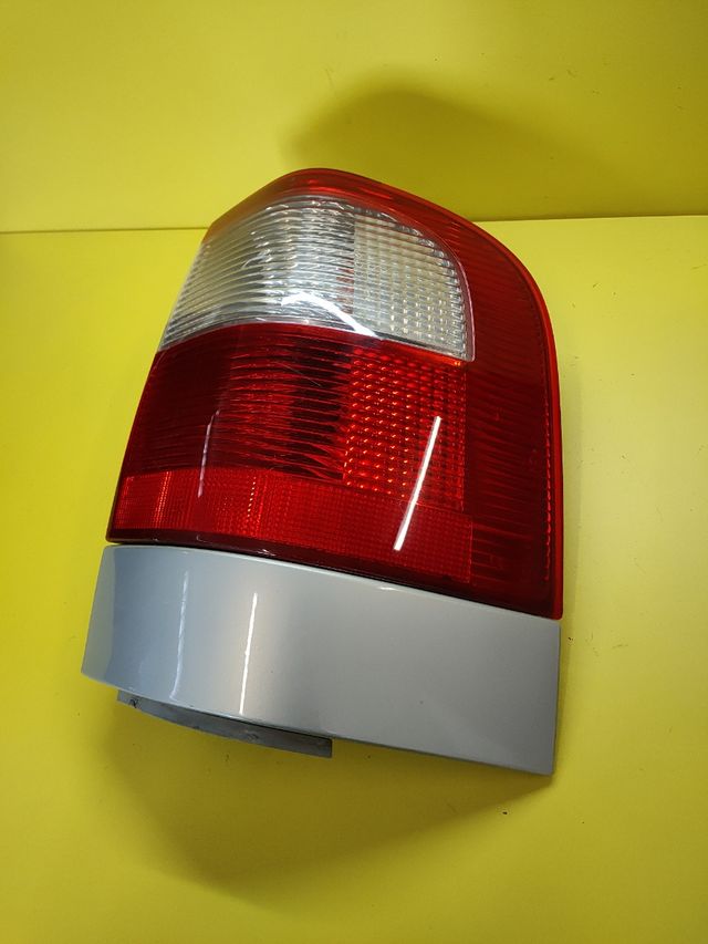 PILOTO TRASERO DERECHO FORD GALAXY