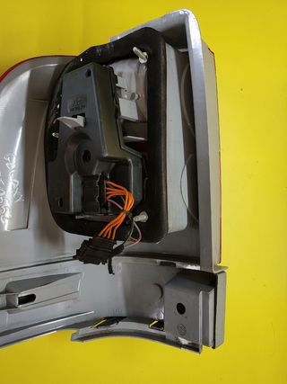 PILOTO TRASERO DERECHO FORD GALAXY