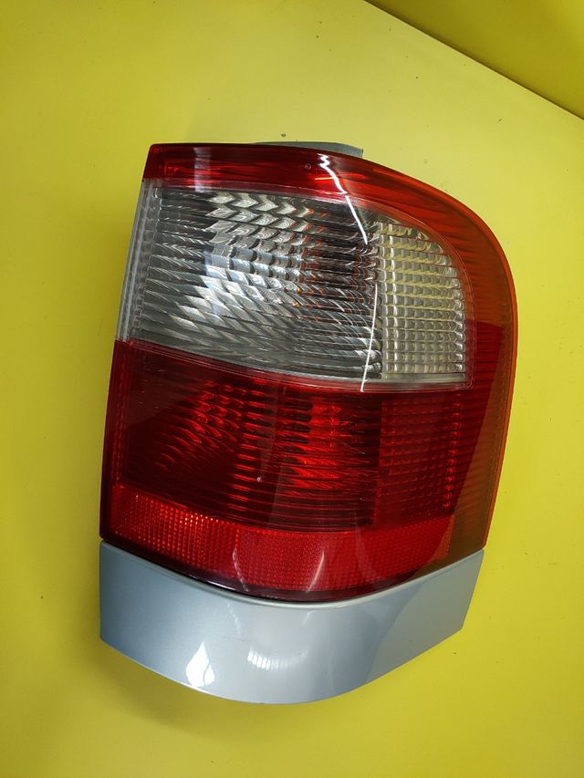 PILOTO TRASERO DERECHO FORD GALAXY