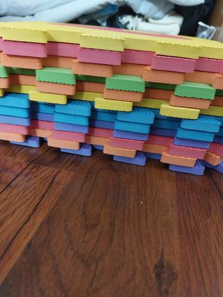 Suelo puzzle acolchado bebé 12 piezas.