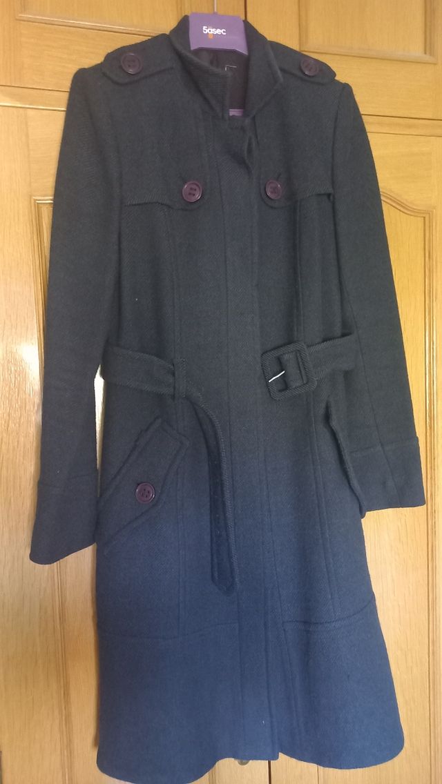 Abrigo azul con botones precioso 