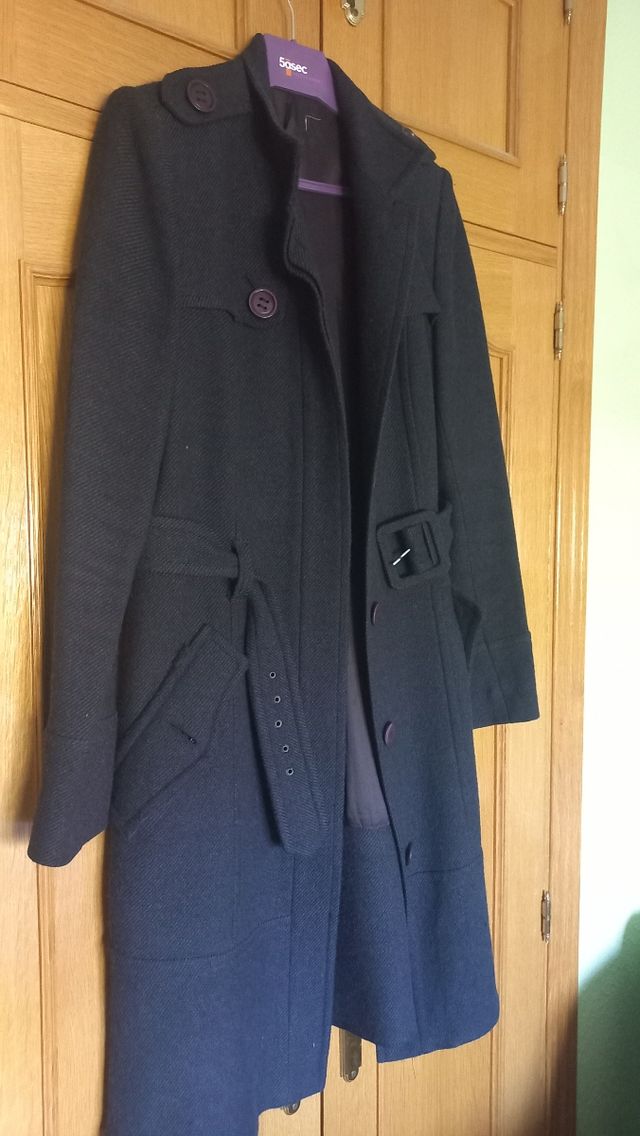 Abrigo azul con botones precioso 
