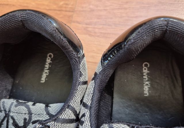 Zapatillas Calvin Klein con logo CK. N° 40