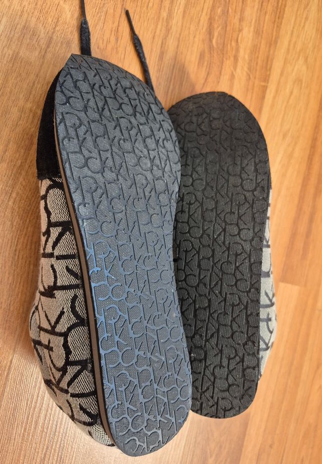 Zapatillas Calvin Klein con logo CK. N° 40