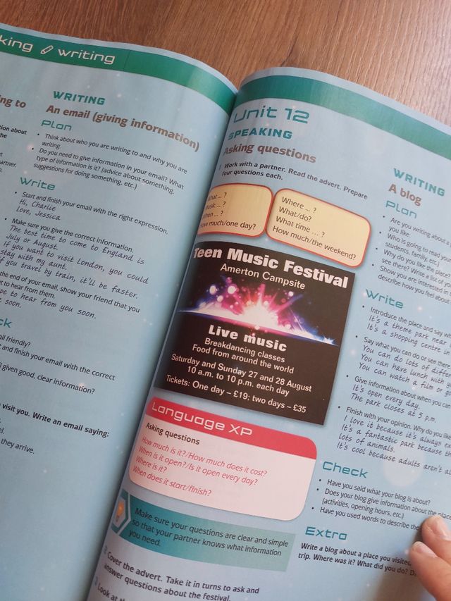 NUEVO GOLD EXPERIENCE A2 STUDENTS' BOOK