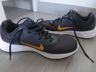 Nike Revolution 6 Talla 42 Negro/Naranja