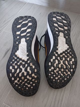 Nike Revolution 6 Talla 42 Negro/Naranja