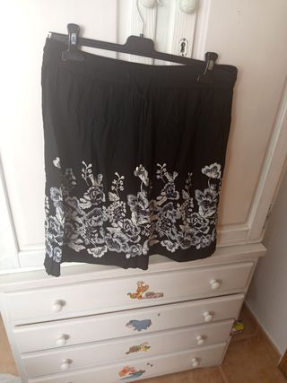 Falda de verano con estampado floral