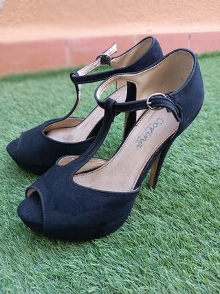 Sandalias de tacón con plataforma negras