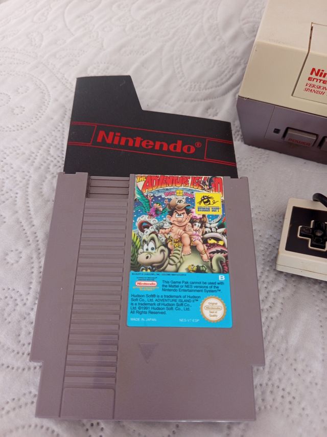 Nintendo NES + Juego Adventure Island 2
