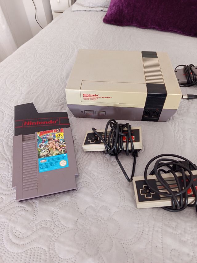 Nintendo NES + Juego Adventure Island 2