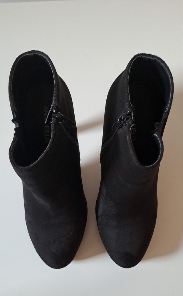 Stivaletti camoscio neri