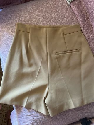 Pantalón corto Zara beige