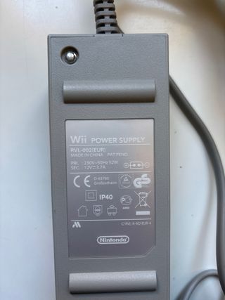 Nintendo Wii Mini Roja y Negra Completa