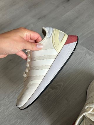 Zapatillas Adidas Blancas y Rosas