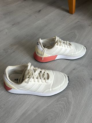 Zapatillas Adidas Blancas y Rosas