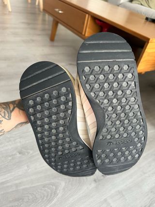Zapatillas Adidas Blancas y Rosas