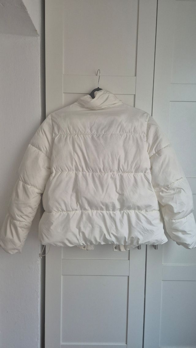Chaqueta acolchada Stradivarius Blanca Talla L