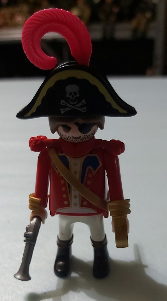 Playmobil Pirata con Pistola y espada.