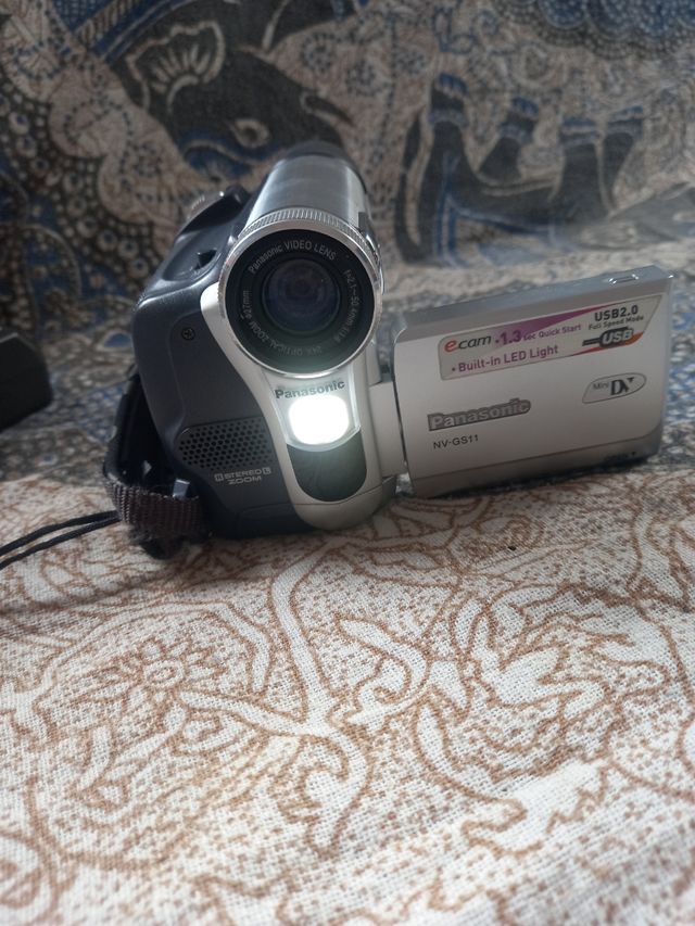 Videocámara Panasonic NV-GS11 Plata/Negro