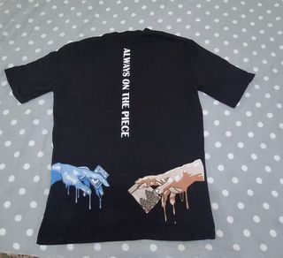 Maglia nera con stampa grafica