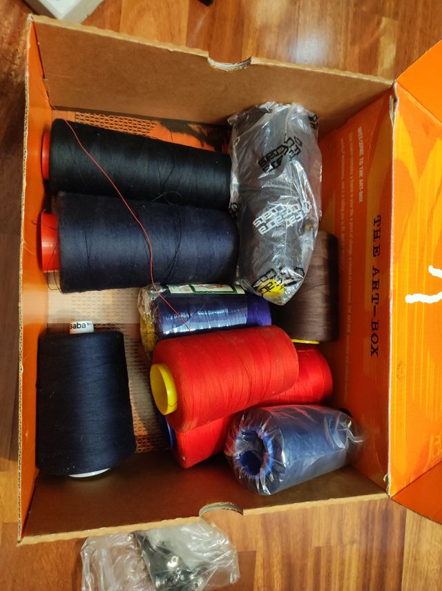 Máquina de coser con mueble alfamatic 109