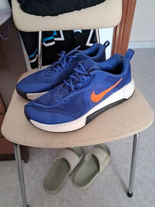 Zapatillas Nike Azules y Naranjas