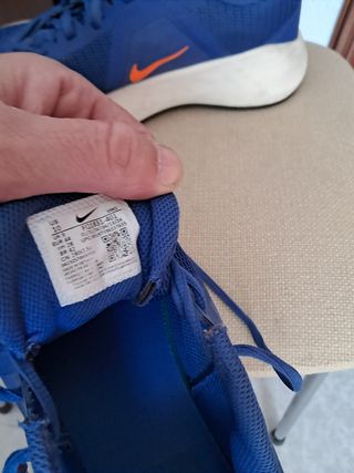 Zapatillas Nike Azules y Naranjas