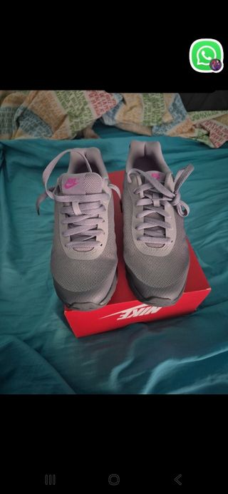 Zapatillas Nike Grises y Rosas