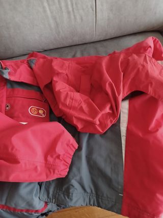 Chamarra Quechua Talla 14 Roja y Gris
