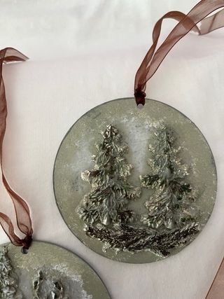 Adornos Navideños Redondos con Cinta