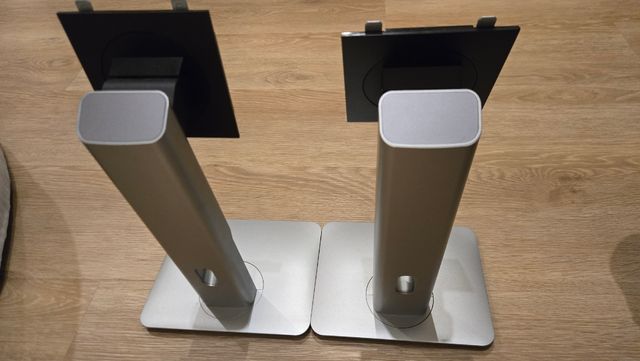 Base elevable y giratoria para monitor