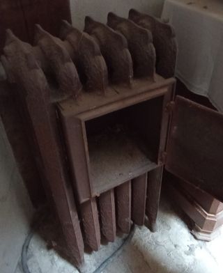 Antiguo radiador calentador
de hierro fundido