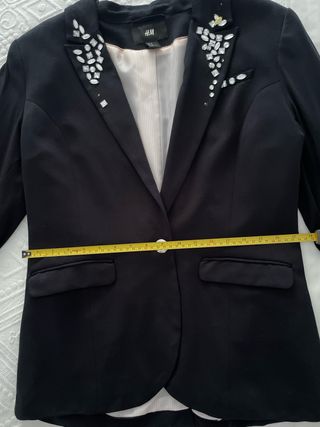 Chaqueta Negra Mujer H&M con Pedrería
